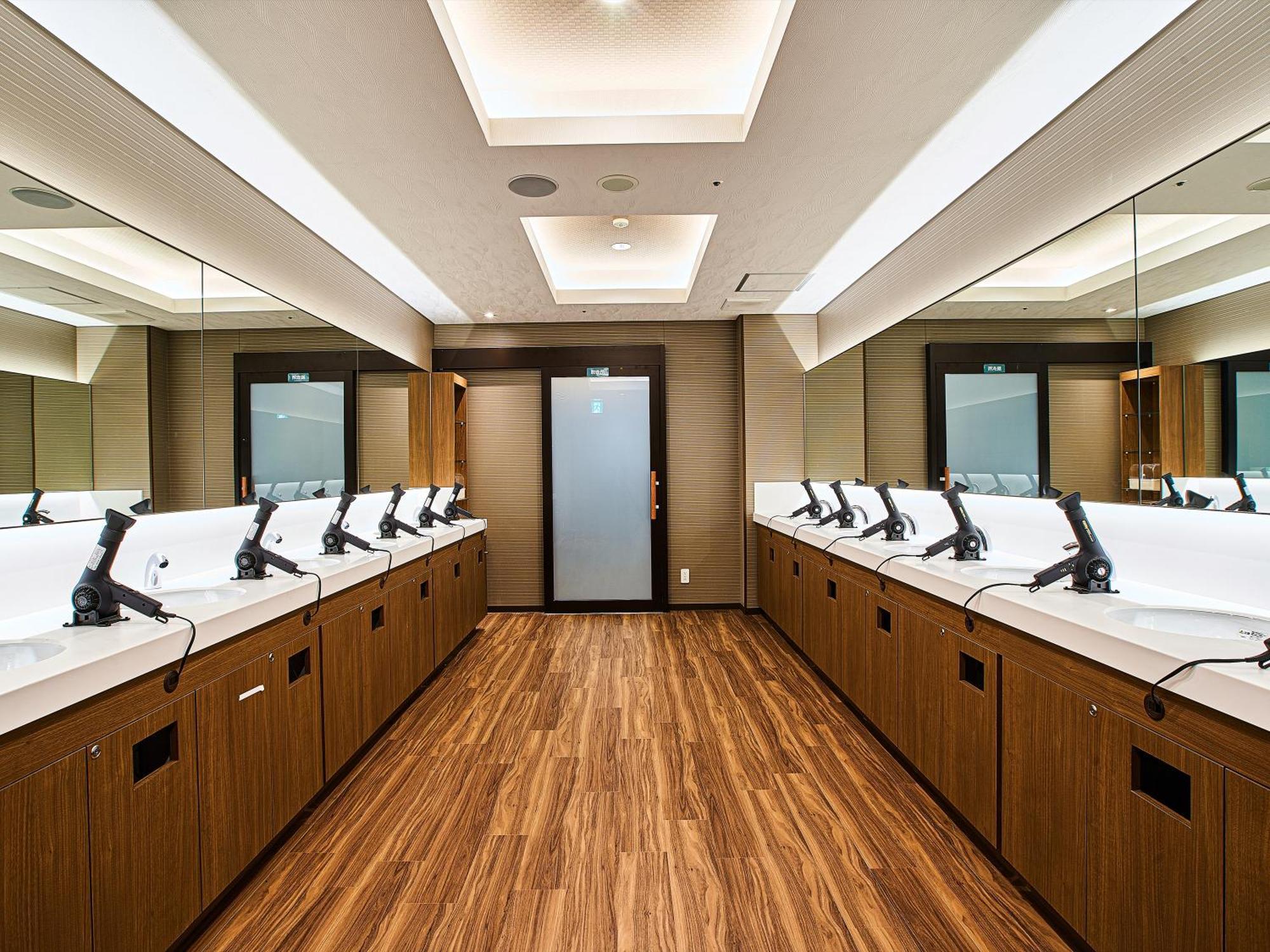 Capsule Hotel Anshin Oyado Premium Nagoya Sakae Exterior foto