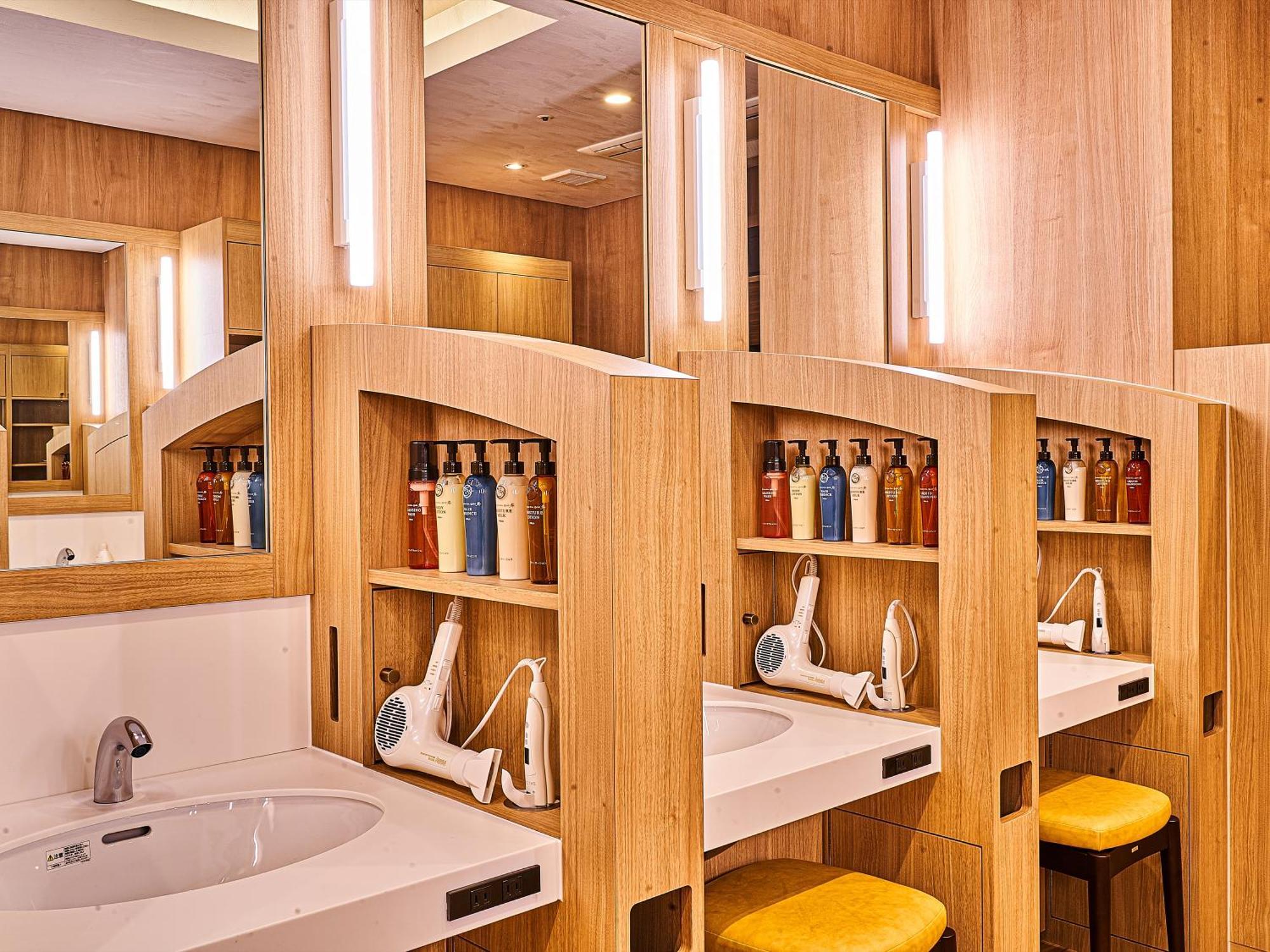 Capsule Hotel Anshin Oyado Premium Nagoya Sakae Exterior foto